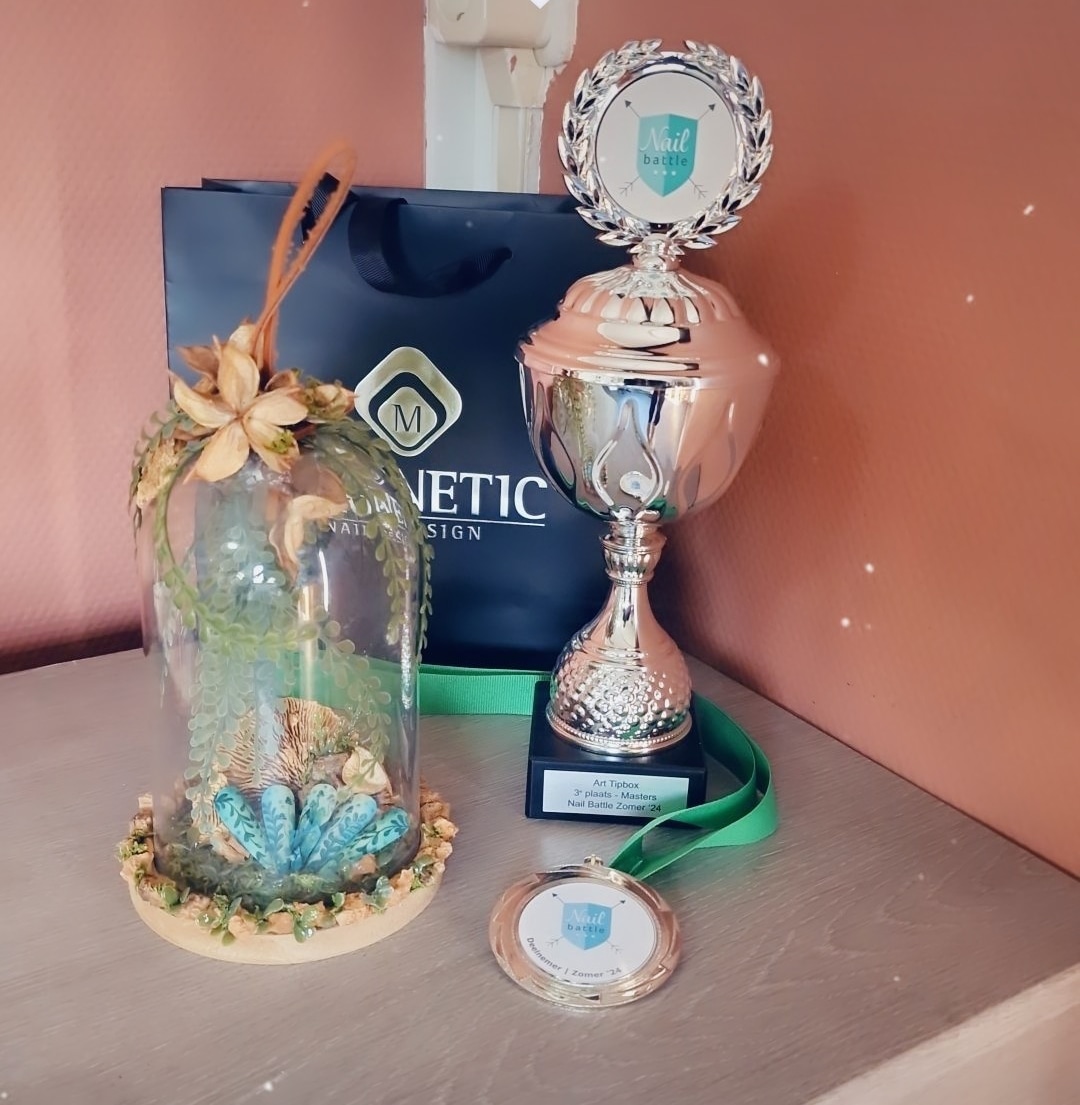 Beker en medaille van Nail Battle Zomer 2024